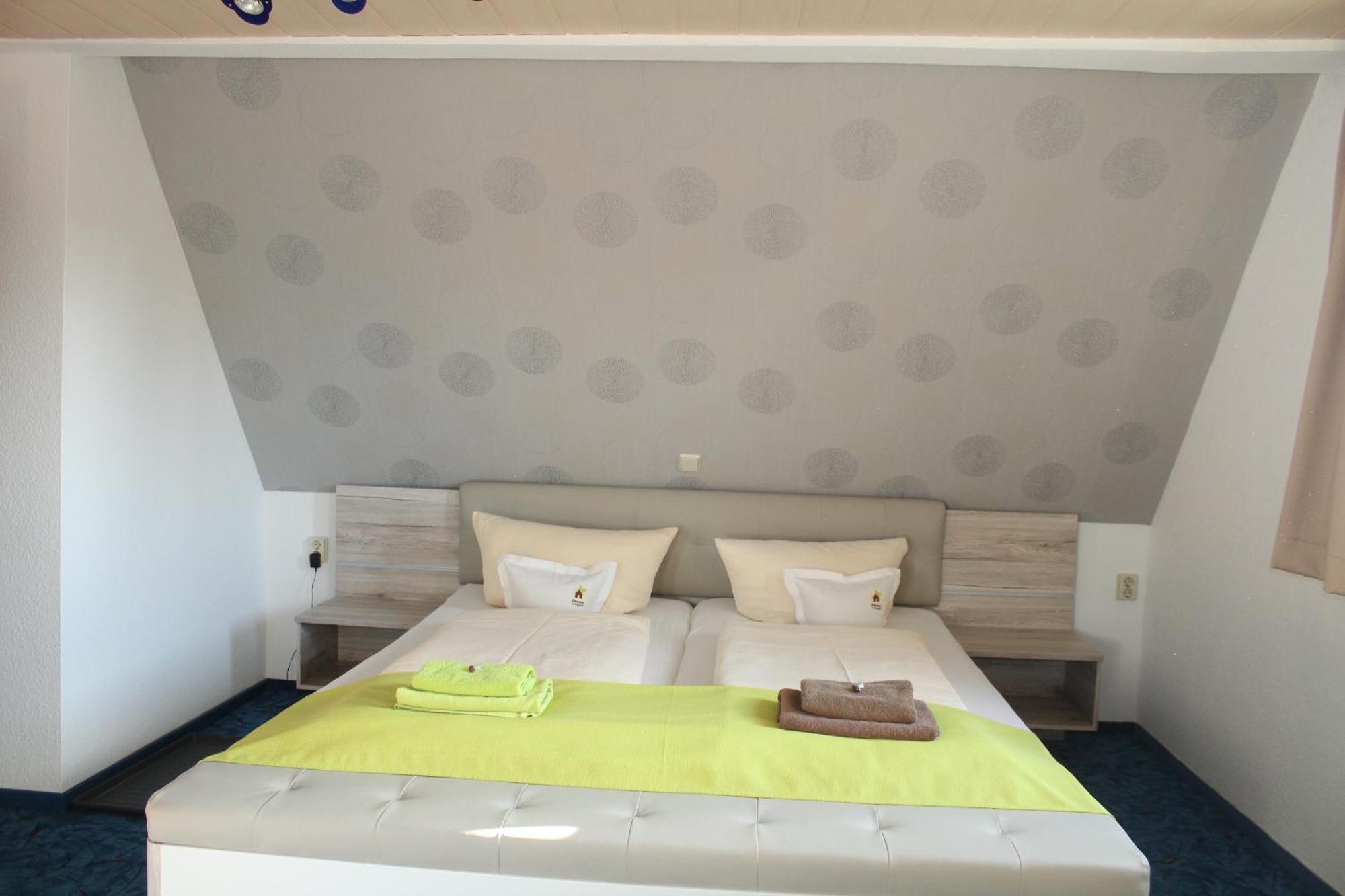 Kraeuterhotel Garni Zur Klostergrotte Nohra  Luaran gambar